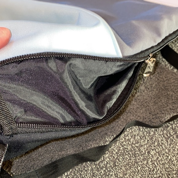 Vintage Nike drawstring backpack from the mid to late 90s But like new condition - Picture 8 of 12